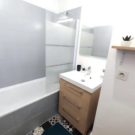 Le Ouistiti - 50 M De La Gare - Parking Prive דירה טור